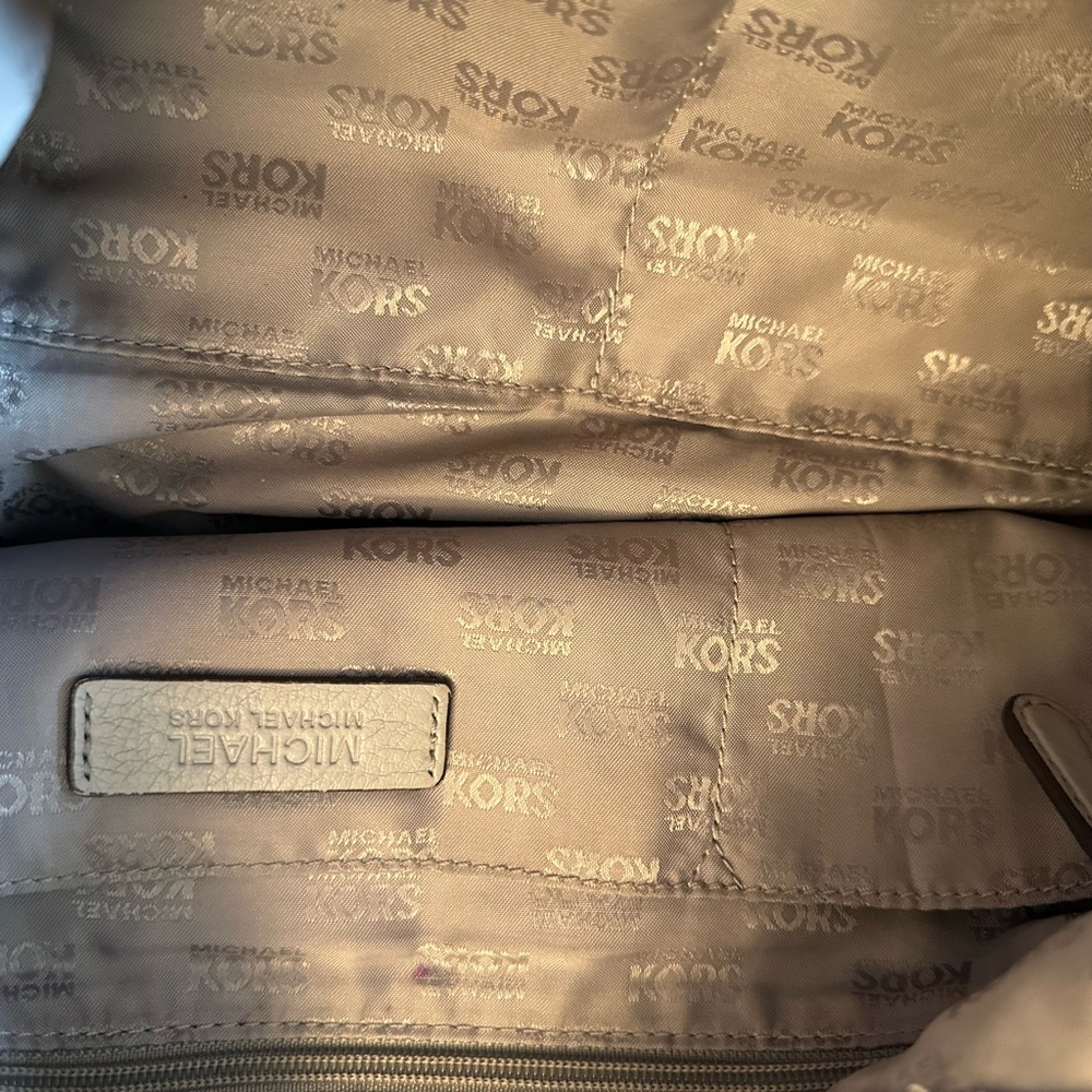 Michael Kors Gray Leather Hobo Bag Like New Spotless - Picture 5 of 7